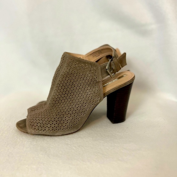 Tahari Size 7 1/2M Suede Taupe Perforated Open Toe Heeled Shoes - Picture 1 of 16